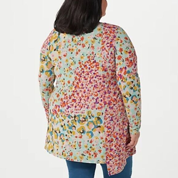 LOGO by Lori Goldstein Printed Rayon 230 V-Neck Top - Picture 2 of 3